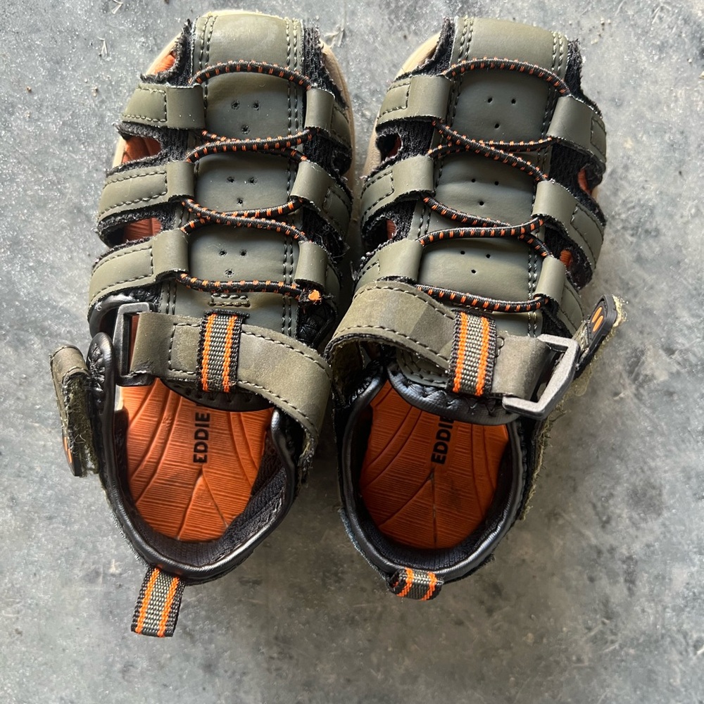 Eddie Bauer Edmund T closed sandals